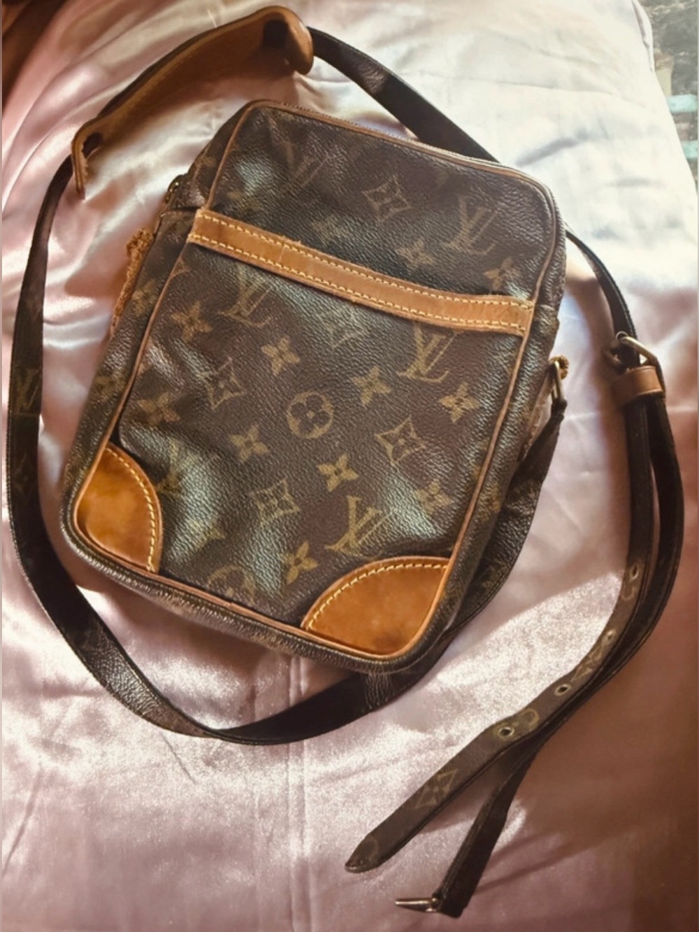 Louis Vuitton Danube Monogram Vintage Crossbody - READ! DIY/PROJECT BAG